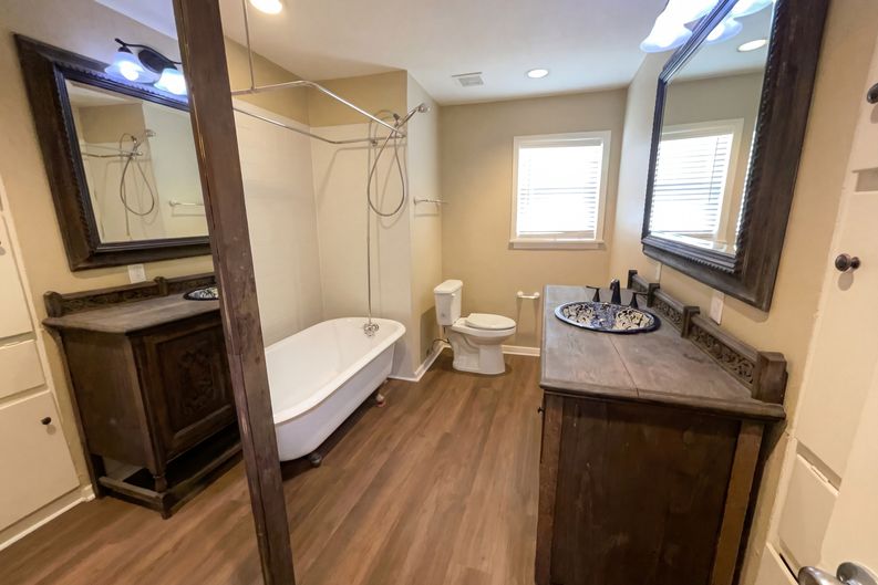 Photo 6 of 16 of 6817 Chickering Rd, Fort Worth, TX