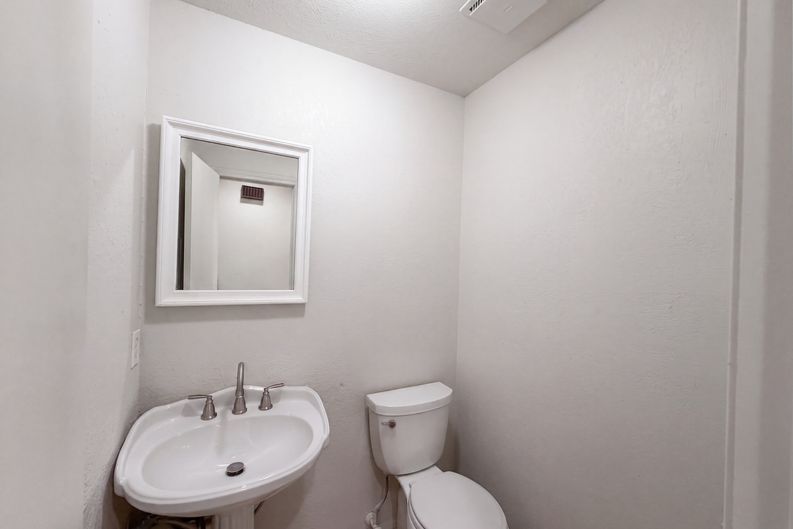 Photo 26 of 39 of 14224 S Raintree Dr, Olathe, KS