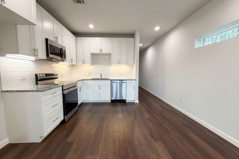 Photo 9 of 17 of 18803 Luminescent Ln, Spring, TX
