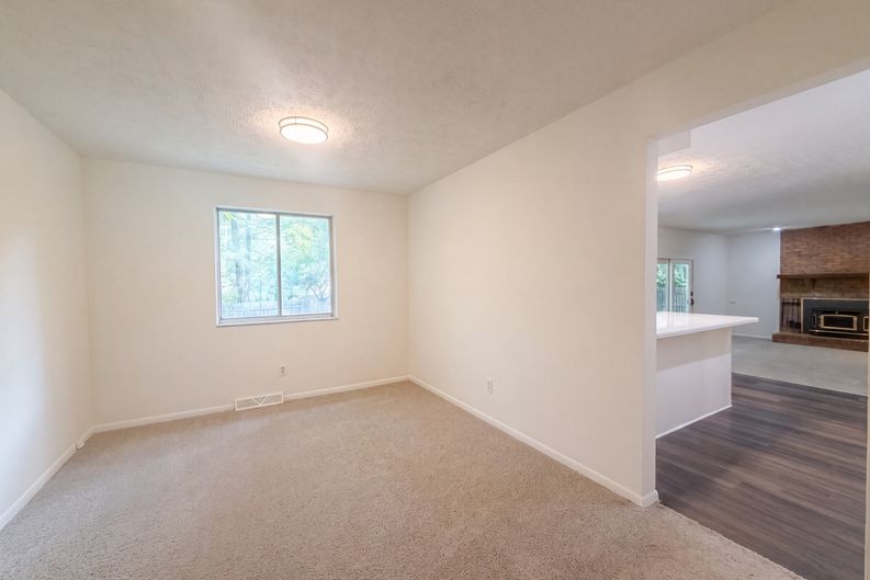 Photo 6 of 24 of 5129 Etna Rd, Columbus, OH