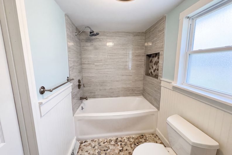 Photo 10 of 29 of 1446 E Whiteside St, Springfield, MO