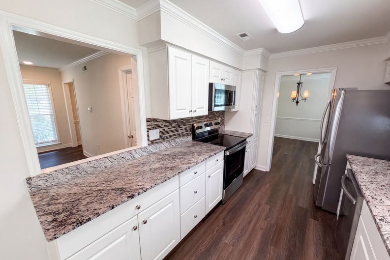 Photo 17 of 24 of 6735 Carmel Hills Dr, Charlotte, NC