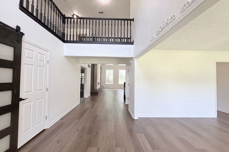 Photo 11 of 43 of 9212 Cedar Gate Dr, Loveland, OH
