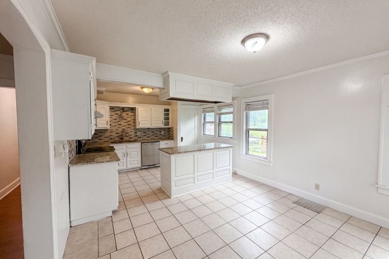 Photo 14 of 21 of 11304 E 55th Ter, Raytown, MO