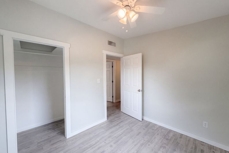 Photo 15 of 24 of 1371 Jeffords St, Clearwater, FL