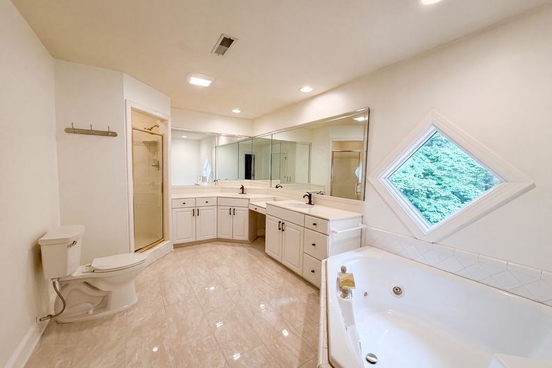 Photo 20 of 84 of 7030 Willowick Dr, Brentwood, TN