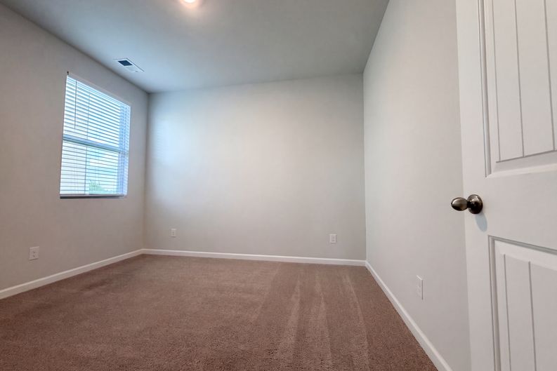 Photo 7 of 16 of 4204 Miranda Pl, Antioch, TN
