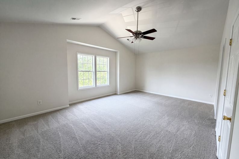 Photo 11 of 17 of 5714 Waverly Lynn Ln, Charlotte, NC