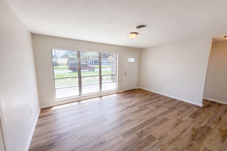 Photo 3 of 25 of 4450 Keats Ave, Titusville, FL