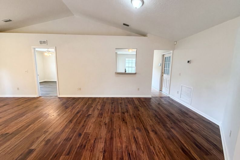 Photo 9 of 22 of 4224 Harbor View Dr, Jacksonville, FL