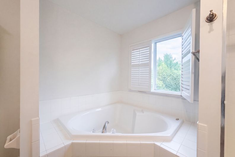 Photo 48 of 51 of 7966 Lazelle Woods Dr, Westerville, OH