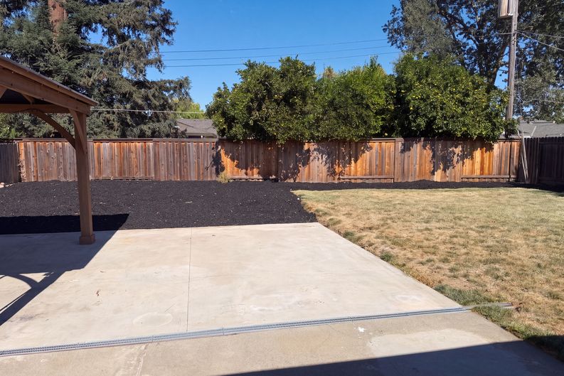 Photo 5 of 37 of 10539 Georgetown Dr, Rancho Cordova, CA