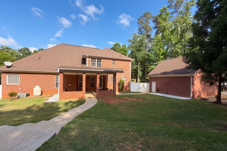 Photo 5 of 64 of 207 Cagle Ct, McDonough, GA