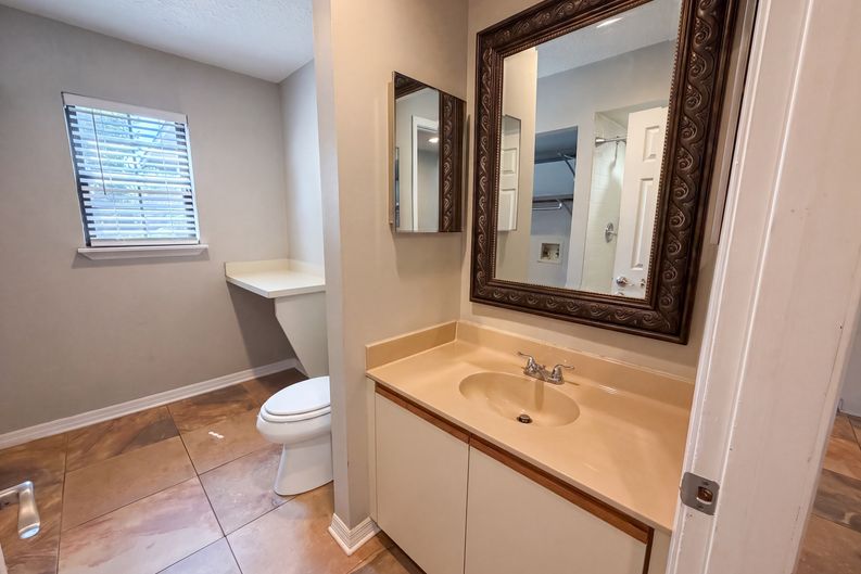Photo 15 of 28 of 8382 Chason Rd W, Jacksonville, FL