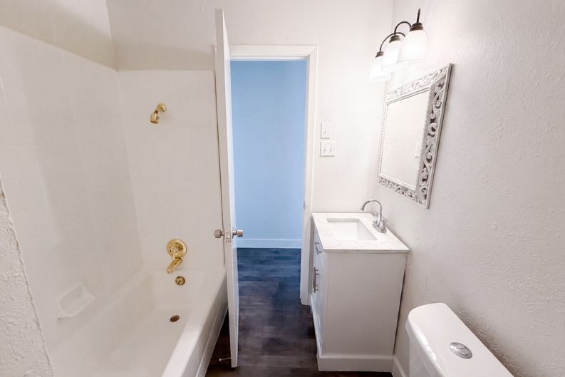 Photo 8 of 23 of 8540 Foxwood Ln, Dallas, TX
