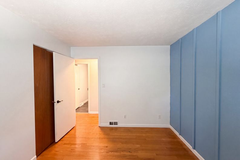 Photo 10 of 22 of 11500 Stormes Dr, Cleveland, OH
