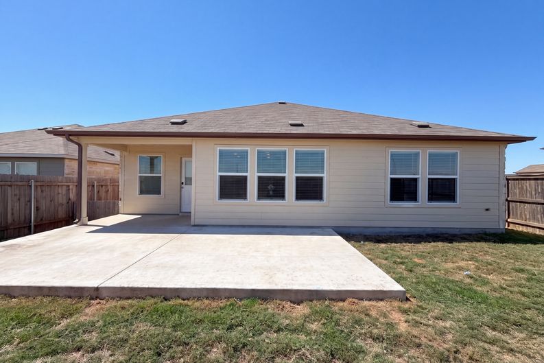 Photo 5 of 28 of 300 Arnage Dr, Hutto, TX