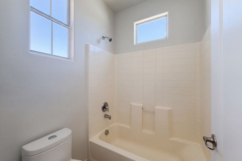Photo 15 of 23 of 2843 Dunnottar Ave, Henderson, NV