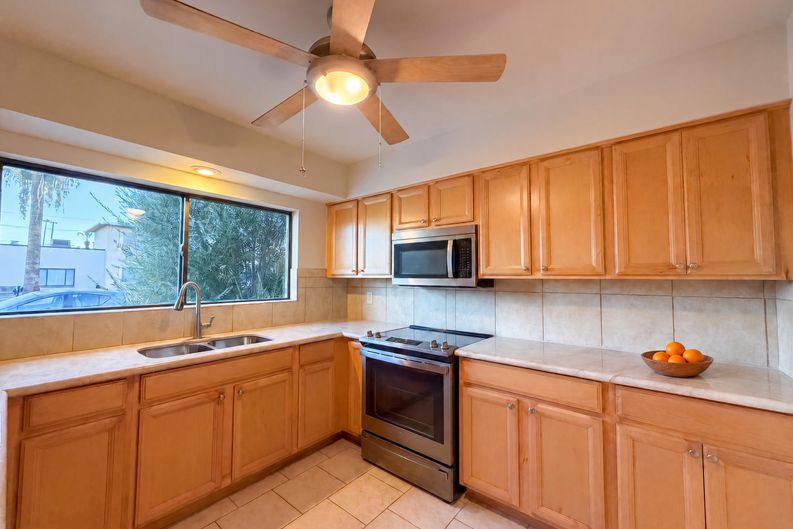 Photo 12 of 23 of 7700 E Meadowbrook Ave, Scottsdale, AZ