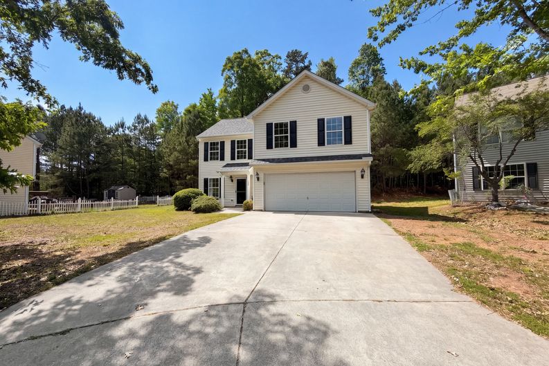 Photo 16 of 18 of 708 Woodgreen Dr, Durham, NC