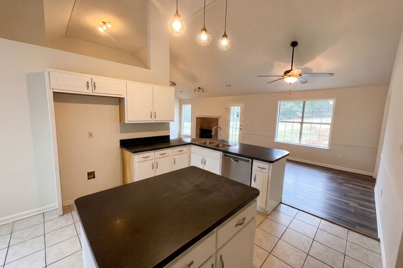 Photo 12 of 22 of 169 Manley Dr, Hampton, GA