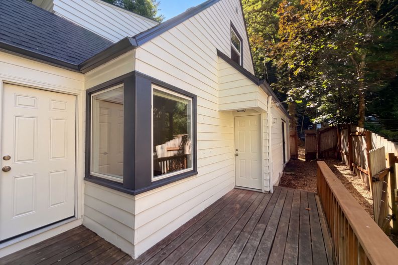 Photo 5 of 26 of 605 Ash St, Lake Oswego, OR