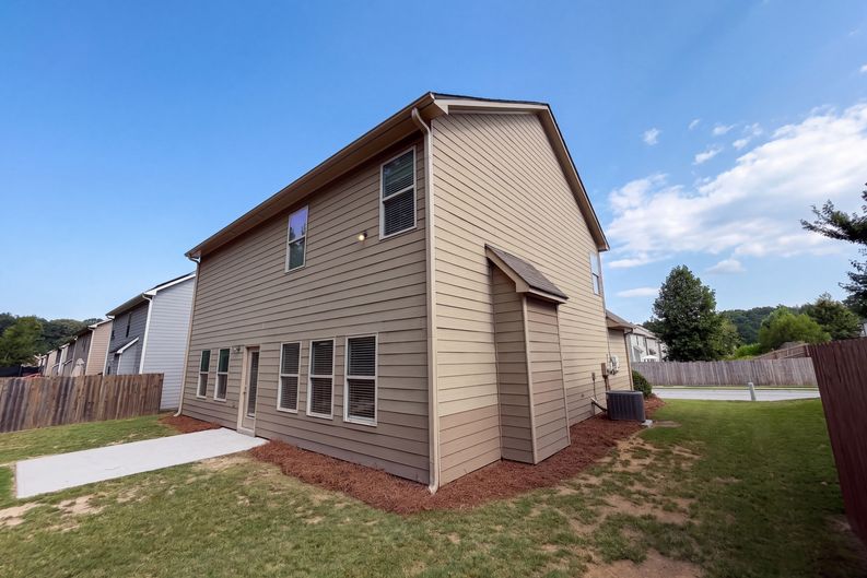 Photo 38 of 41 of 821 Walnut Woods Dr, Braselton, GA