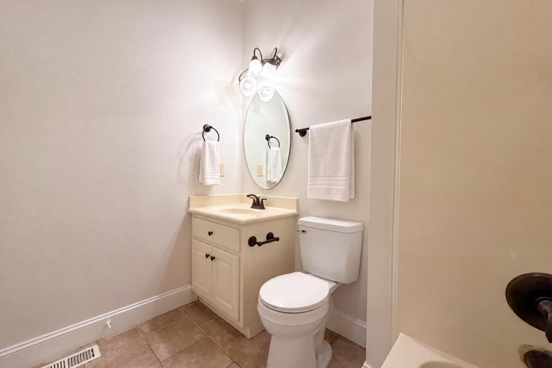Photo 11 of 42 of 3027 Krogen Ct, Creedmoor, NC