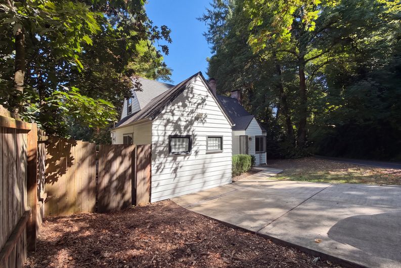 Photo 24 of 26 of 605 Ash St, Lake Oswego, OR