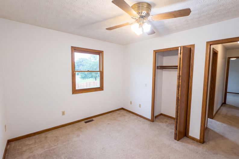 Photo 10 of 28 of 1100 Prescot Ave NW, Massillon, OH