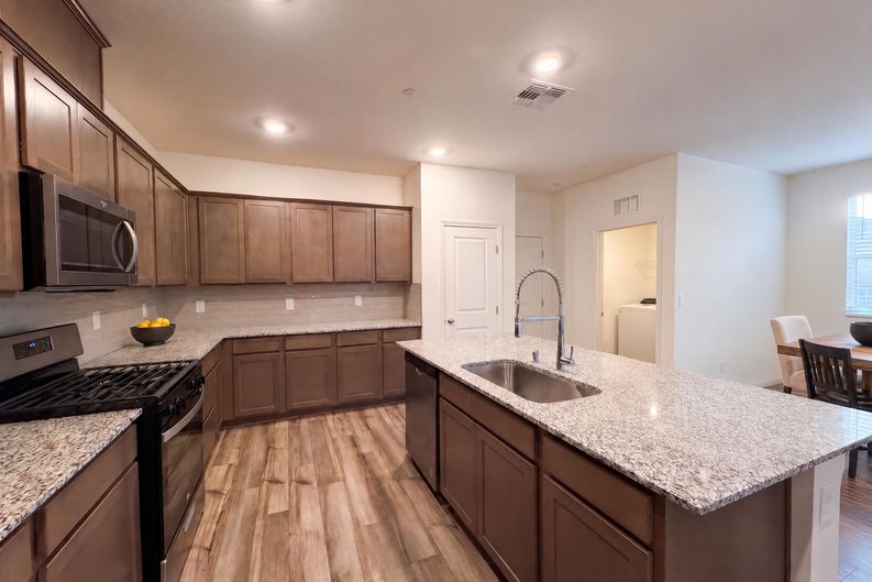 Photo 5 of 28 of 3594 Credere Ln, Henderson, NV