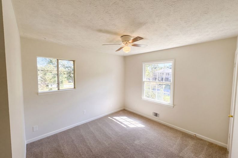 Photo 9 of 20 of 5807 Cobbrook Dr, Ellenwood, GA