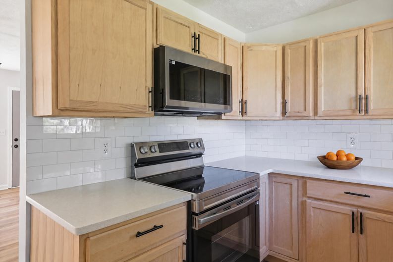 Photo 10 of 24 of 5734 Hill Rd, Powder Springs, GA