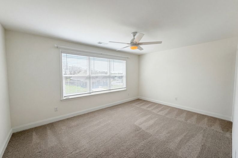 Photo 29 of 44 of 2714 Green Ash Ln, Knoxville, TN