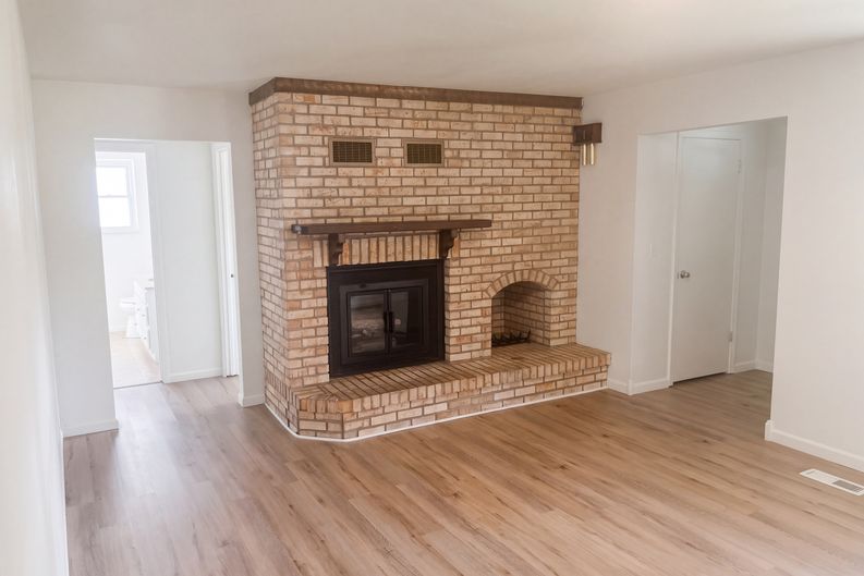 Photo 11 of 59 of 8 Monticello Pl, Fairview Heights, IL