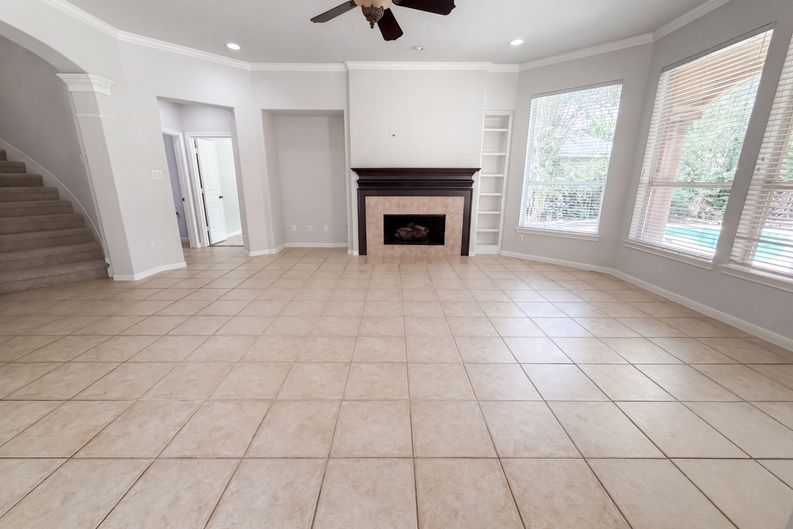 Photo 7 of 21 of 25722 Lake Springs Way, Spring, TX