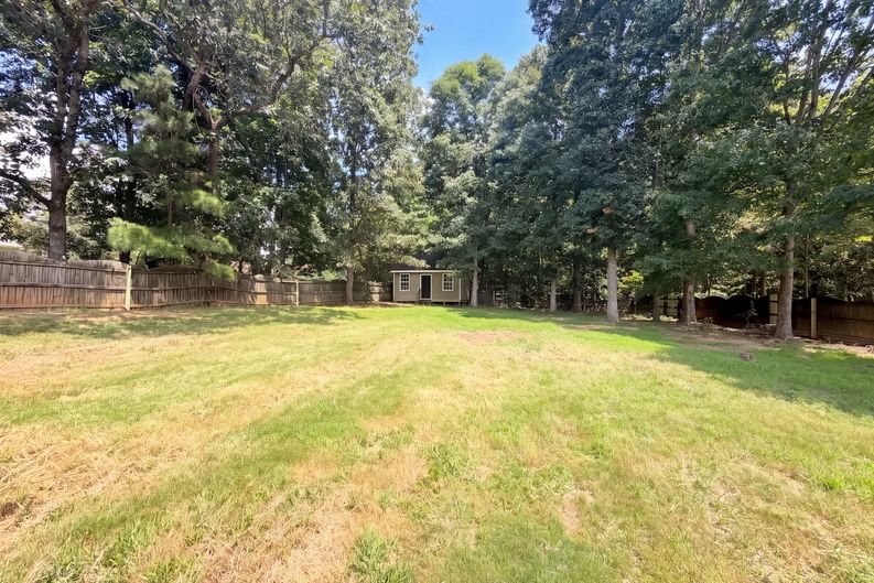 Photo 24 of 25 of 2506 Marixa Dr, Statham, GA