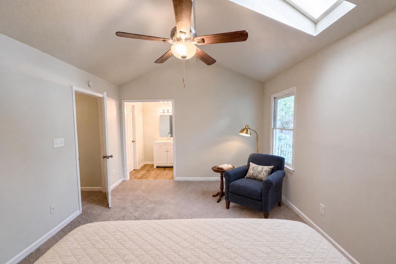 Photo 4 of 16 of 1004 Clifford Dr, Durham, NC
