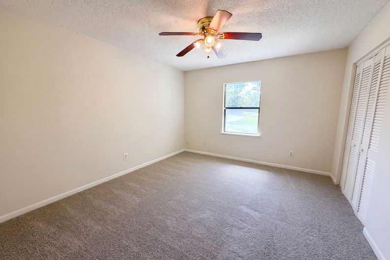 Photo 6 of 24 of 7023 Shindler Dr, Jacksonville, FL