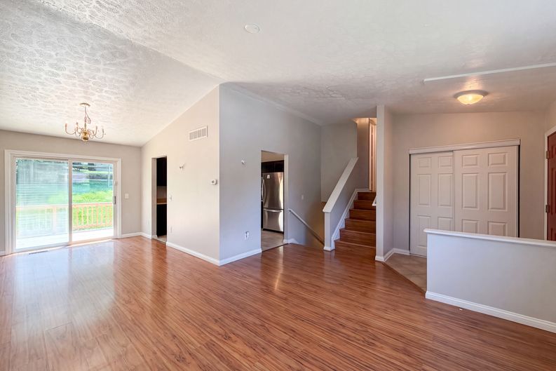 Photo 3 of 22 of 5569 Partridge Cir, West Chester, OH
