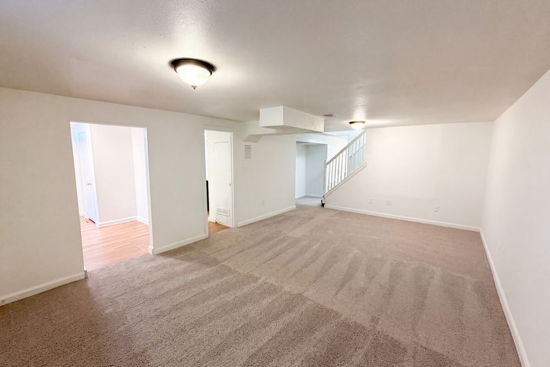 Photo 17 of 23 of 9190 Cypress Dr, Thornton, CO