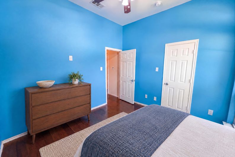 Photo 9 of 20 of 1213 Whitecreek Dr, Glenn Heights, TX