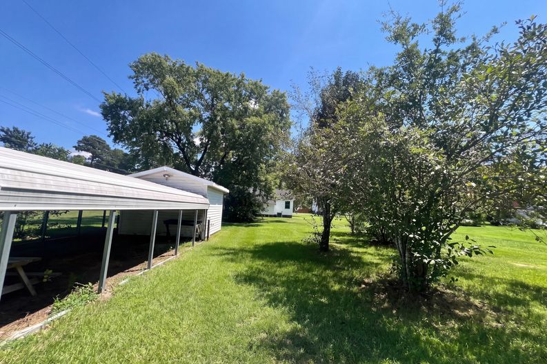 Photo 22 of 26 of 2504 Thomas Langston Rd, Winterville, NC