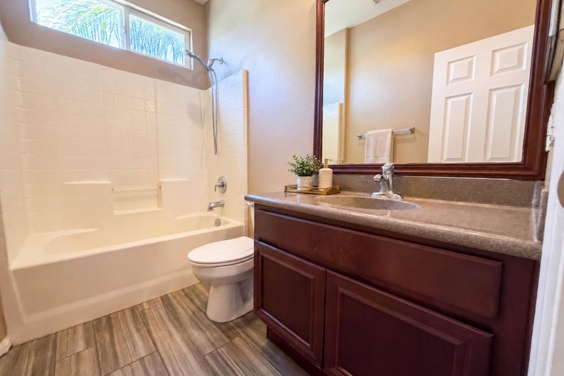Photo 18 of 24 of 3136 Hibiscus Pt, Hemet, CA