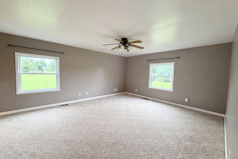 Photo 4 of 28 of 144 Lizzie Wallin Rd, Crab Orchard, KY