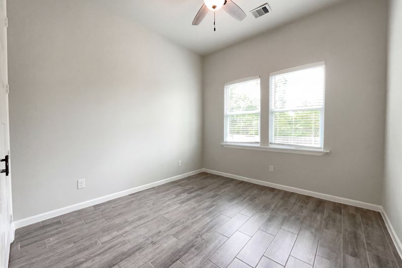 Photo 12 of 16 of 40402 Mostyn Dr, Magnolia, TX