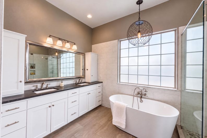 Photo 15 of 32 of 302 Saddletree Ln, Dripping Springs, TX