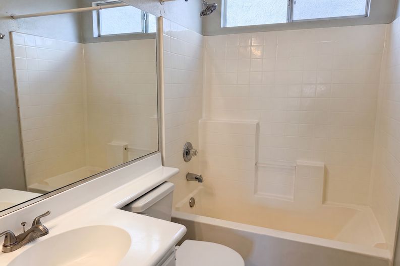 Photo 11 of 18 of 13577 Monterey Way, Victorville, CA