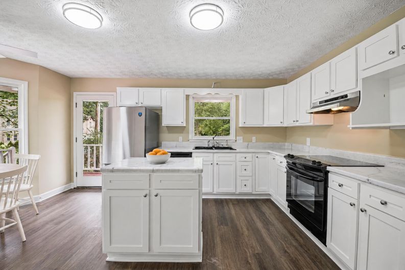 Photo 15 of 34 of 2321 Murdock Rd, Marietta, GA