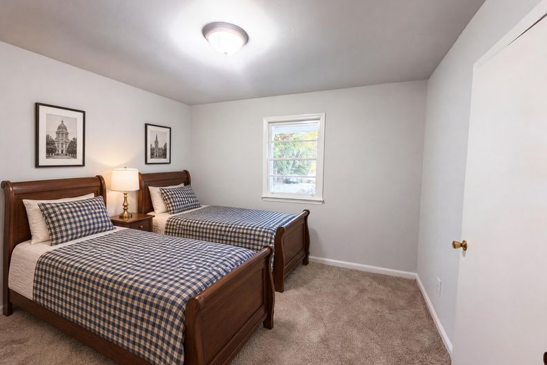 Photo 4 of 18 of 28 11th St, Greer, SC
